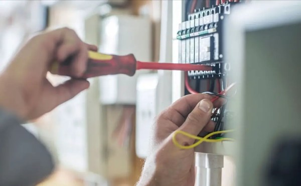 Essential Tips for DIY Electrical Problem Repair 1